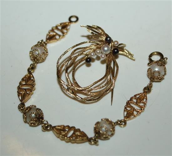 Gold and pearl bracelet and a pearl and gold filigree brooch